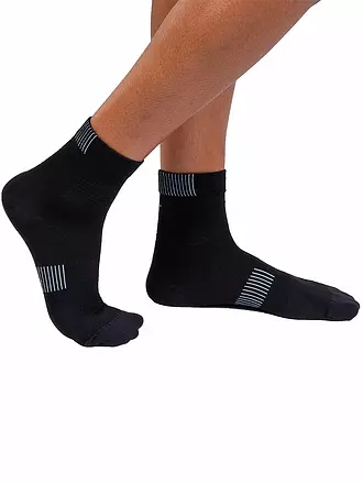 ON | Damen Laufsocken Ultralight Mid | weiss