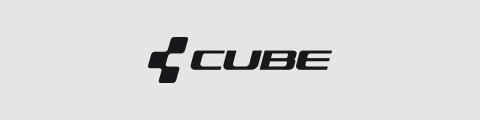 Logo mit dem Wort „CUBE“ in fetten Buchstaben und einem stilisierten „C“ aus vier verbundenen Quadraten auf der linken Seite. Das Logo ist schwarz auf grauem Hintergrund.