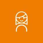 Einfache weiße Linienillustration einer lächelnden Person mit kurzen Haaren vor einem orangefarbenen Hintergrund.