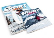 Es werden zwei Sport Aktiv-Magazine gezeigt. Das erste hat einen schneebedeckten Hintergrund mit einem Skifahrer und dem Titel in Blau und Rot. Das zweite zeigt einen Skifahrer auf einem schneebedeckten Berg und auf dem Cover steht „Winter Guide 19/20“. Beide haben Wintersportthemen.