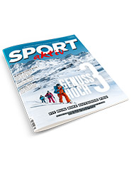 Eine Zeitschrift mit dem Titel „SPORT aktiv“ mit einem Titelbild von Skifahrern auf verschneiten Pisten. Der Text lautet „GENUSS HOCH 3“ und enthält darunter einen weiteren kleineren Text. Das Cover ist in den Farben Blau und Weiß gehalten.