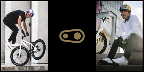 Linkes Bild: Eine Person führt einen Trick auf einem weißen Fahrrad aus, das in der Nähe einer Wand in der Luft schwebt. Rechtes Bild: Eine Person mit Markenhelm und weißem Pullover sitzt auf Betonstufen neben einem Fahrrad. Beide sind leger gekleidet und tragen ähnliche Schuhe.