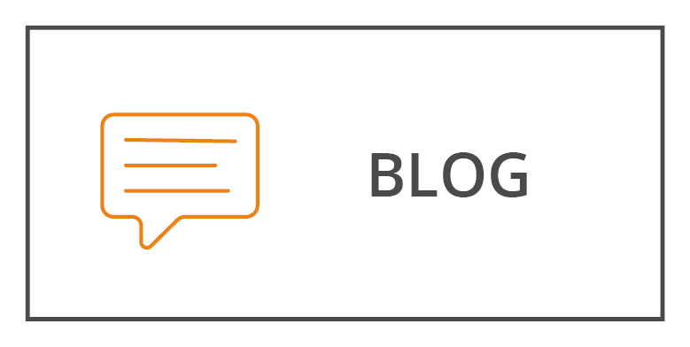 Eine einfache Grafik zeigt ein orangefarbenes Chat-Blasen-Symbol mit drei horizontalen Linien neben dem Wort „BLOG“ in fetten, grauen Buchstaben. Das Design ist minimalistisch mit weißem Hintergrund und einem dünnen grauen Rand.