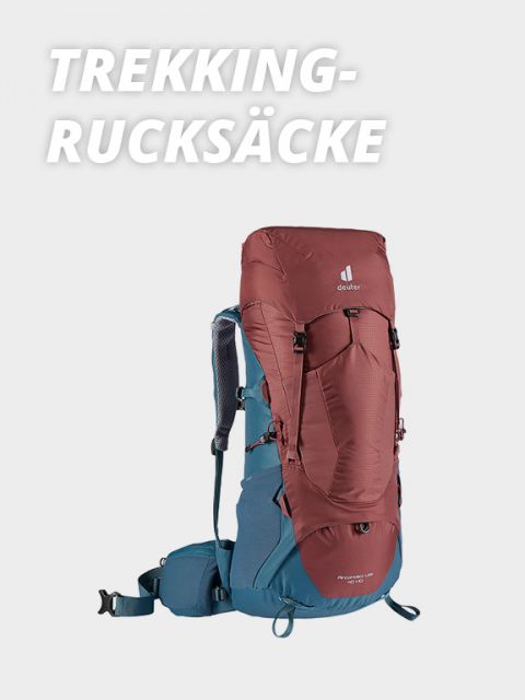 Auf hellgrauem Untergrund ist ein rot-blauer Trekkingrucksack abgebildet. Oben links steht in großen weißen Lettern „TREKKING-RUCKSÄCKE“.
