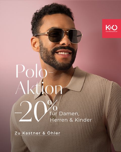 Ein lächelnder Mann mit Sonnenbrille und beigem Poloshirt steht vor einem rosa Hintergrund. Der Text wirbt für eine „Polo-Aktion“ mit 20 % Rabatt für Damen, Herren und Kinder bei Kastner & Öhler.
