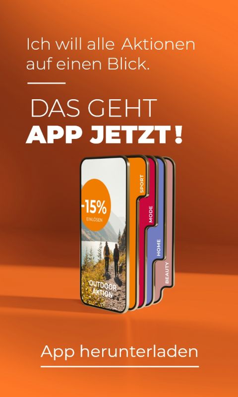 Ein Mann in einer blauen Jacke hält ein Smartphone in der Hand, auf dessen Display vier lächelnde Menschen zu sehen sind. Der Text lautet „App & Pluscard“ mit dem Hinweis, die App herunterzuladen, um Punkte zu sammeln und Vorteile zu genießen.