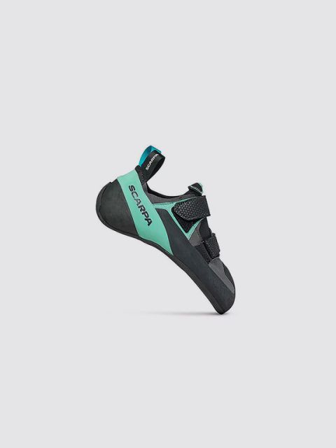 Ein blaugrüner und schwarzer Scarpa-Kletterschuh mit Klettverschlussriemen ist auf einem schlichten, hellen Hintergrund abgebildet.