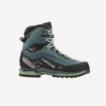 Ein blaugrüner und schwarzer Wanderstiefel mit grauen Schnürsenkeln und einer robusten Sohle, von der Seite vor weißem Hintergrund abgebildet.