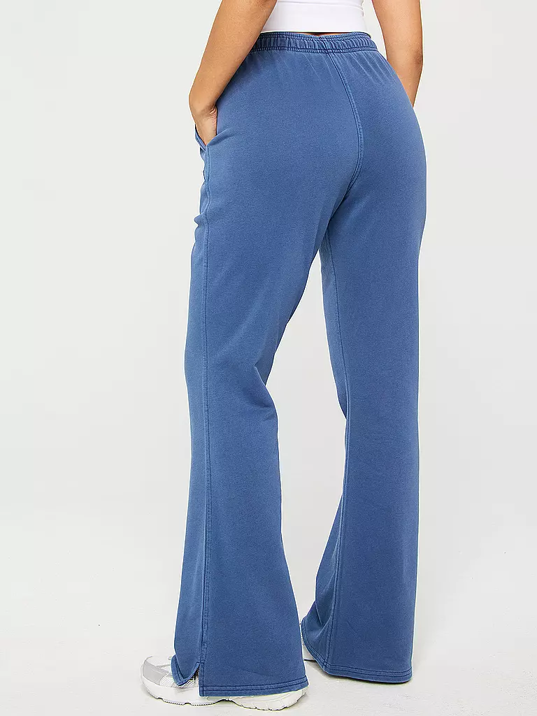 FABLETICS | Damen Fitnesshose Year Round Terry Flared Fit | blau
