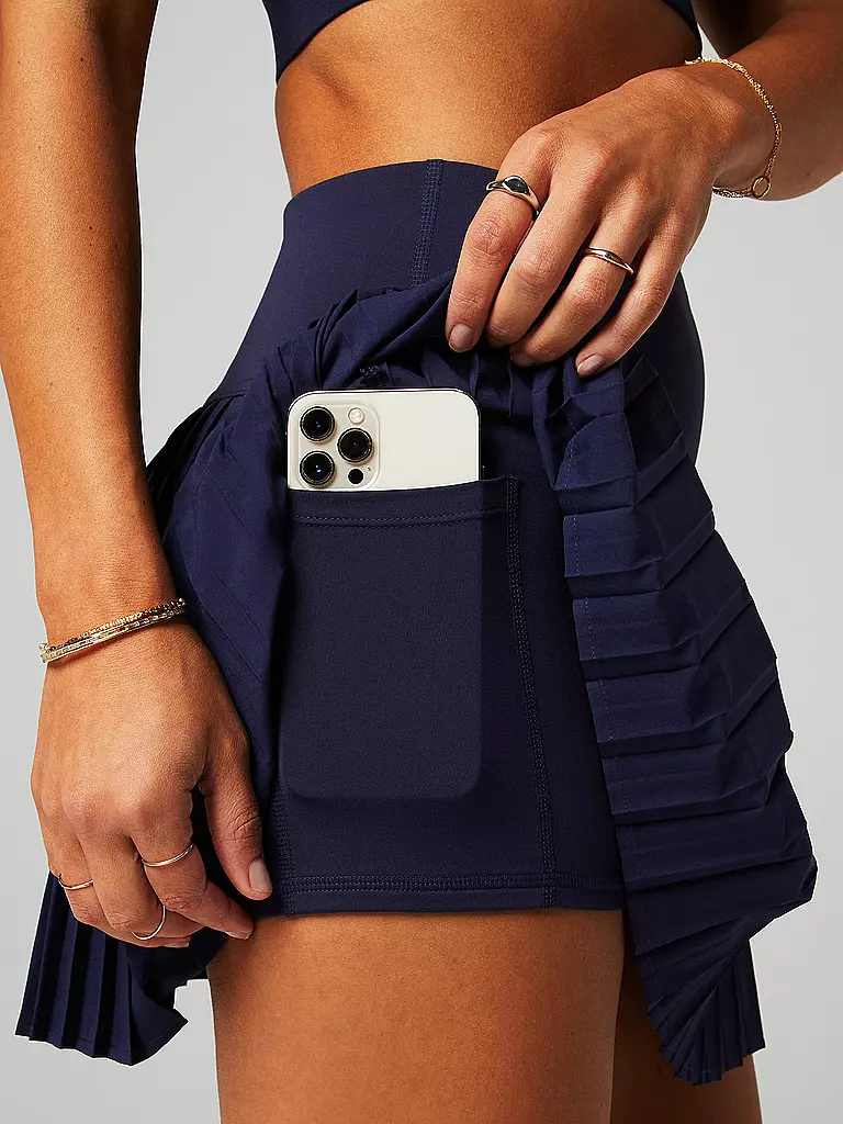 FABLETICS | Damen Fitnessskirt Faltenrock Hot Spot Pleated | weiss