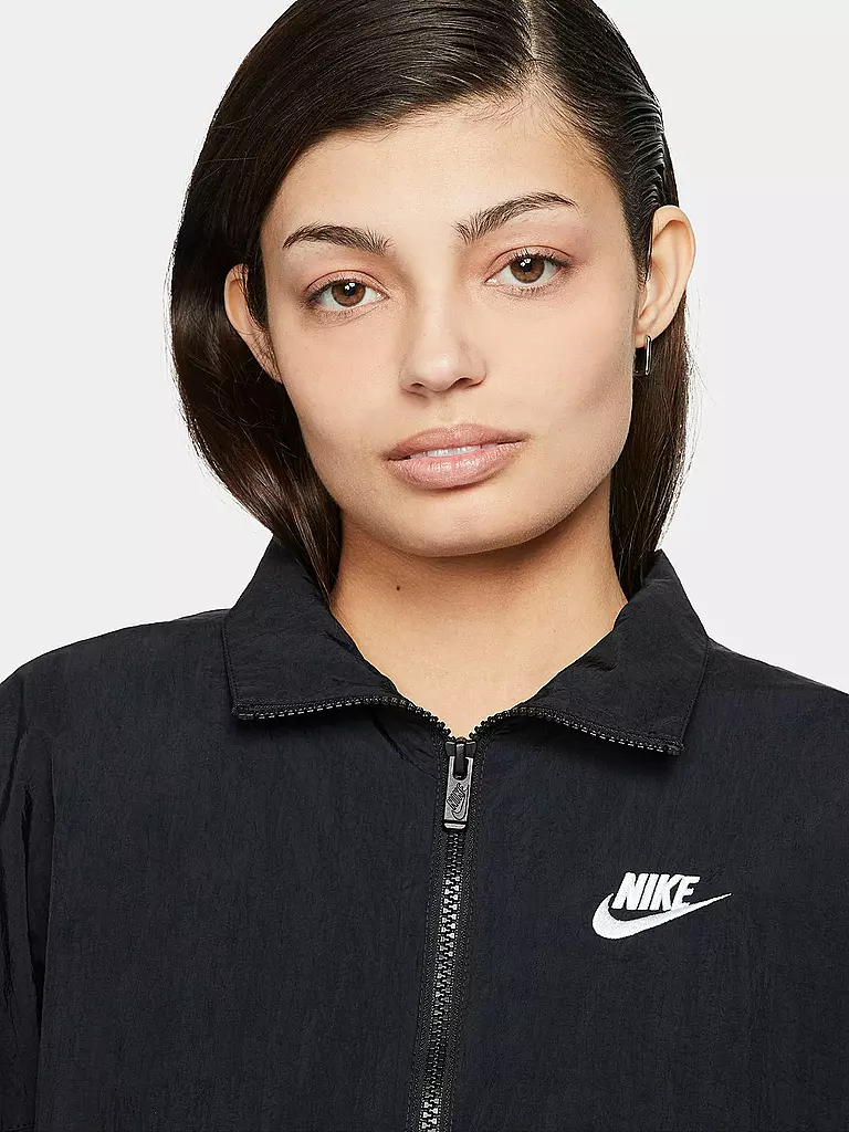 NIKE | Damen Jacke Sportswear Essential Windrunner | schwarz