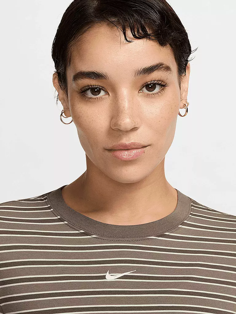 NIKE | Damen T-Shirt Sportswear Chill Knit | braun