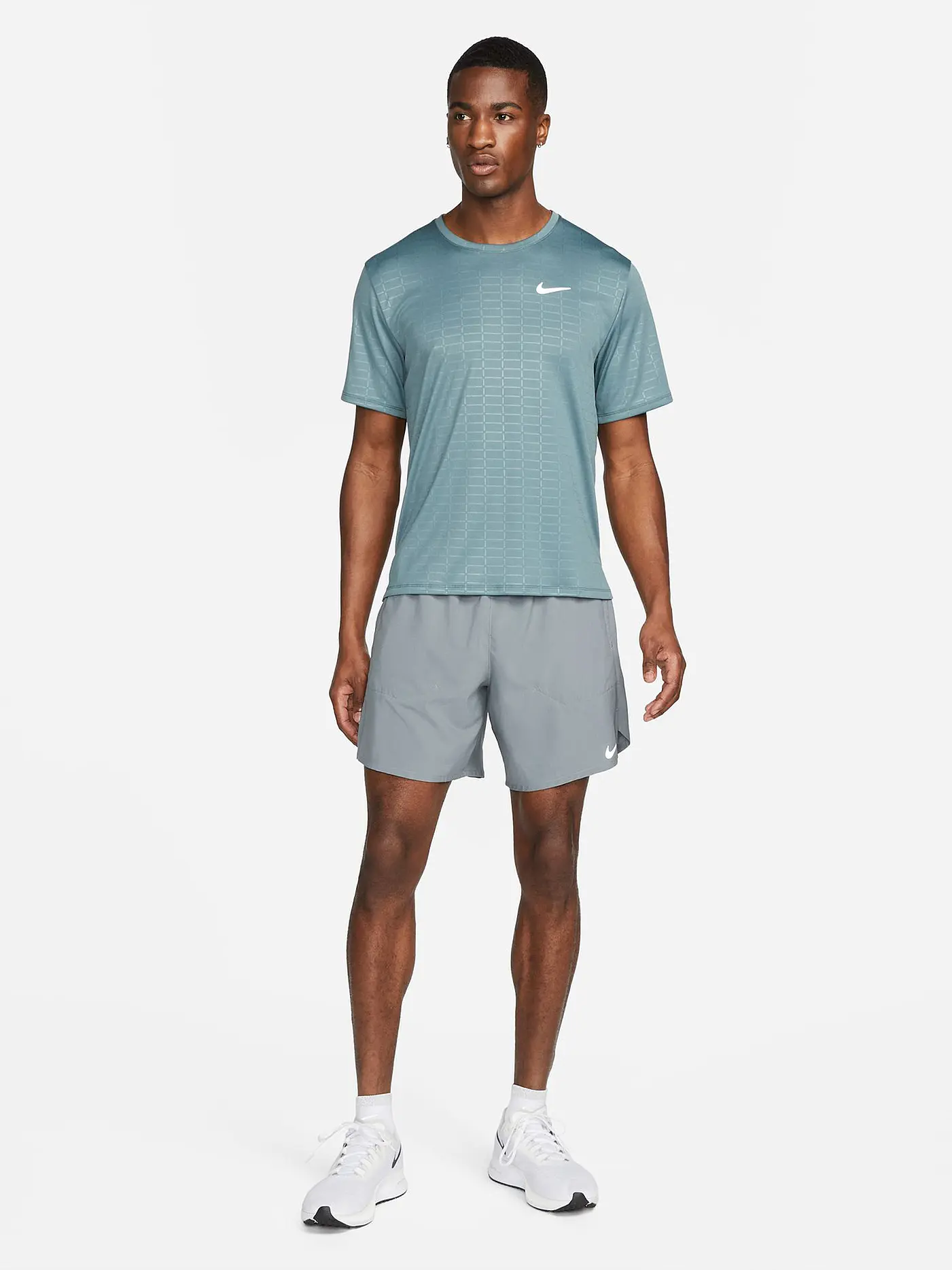 NIKE | Herren 2in1 Laufshort Dri-FIT Stride 7" | grau