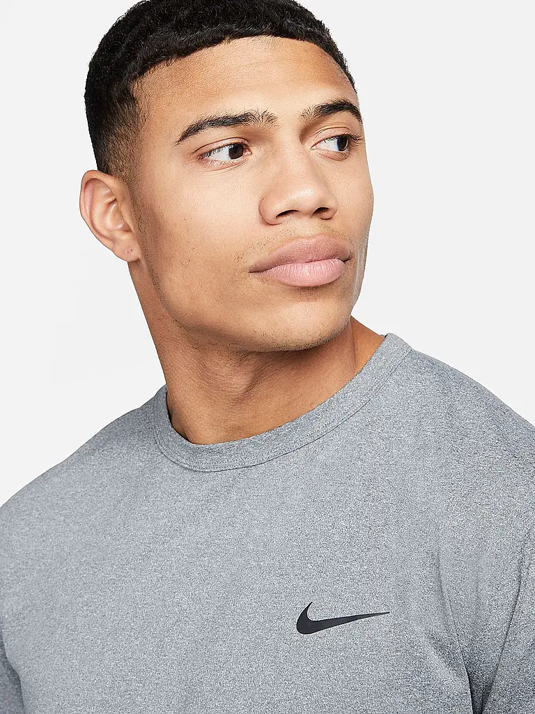 NIKE | Herren Fitnessshirt Dri-FIT UV Hyverse | 