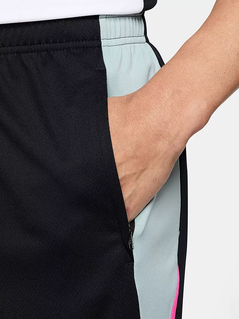NIKE | Herren Fußballshort Strike | schwarz