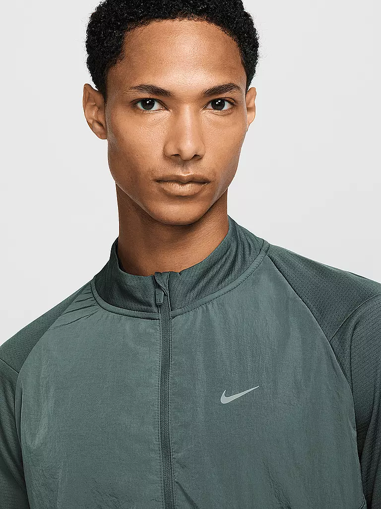 NIKE | Herren Laufshirt Element Running Division | dunkelgrün