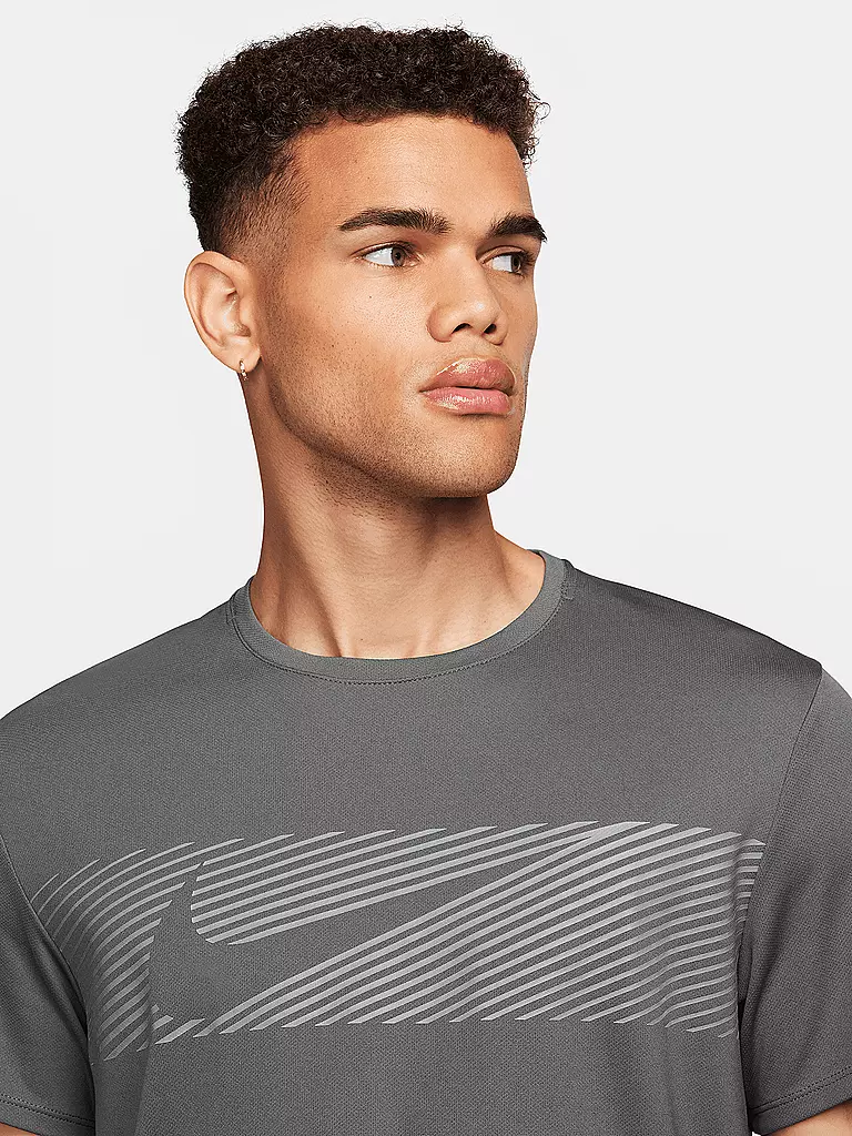 NIKE | Herren Laufshirt Miler Flash Dri-FIT UV | grau