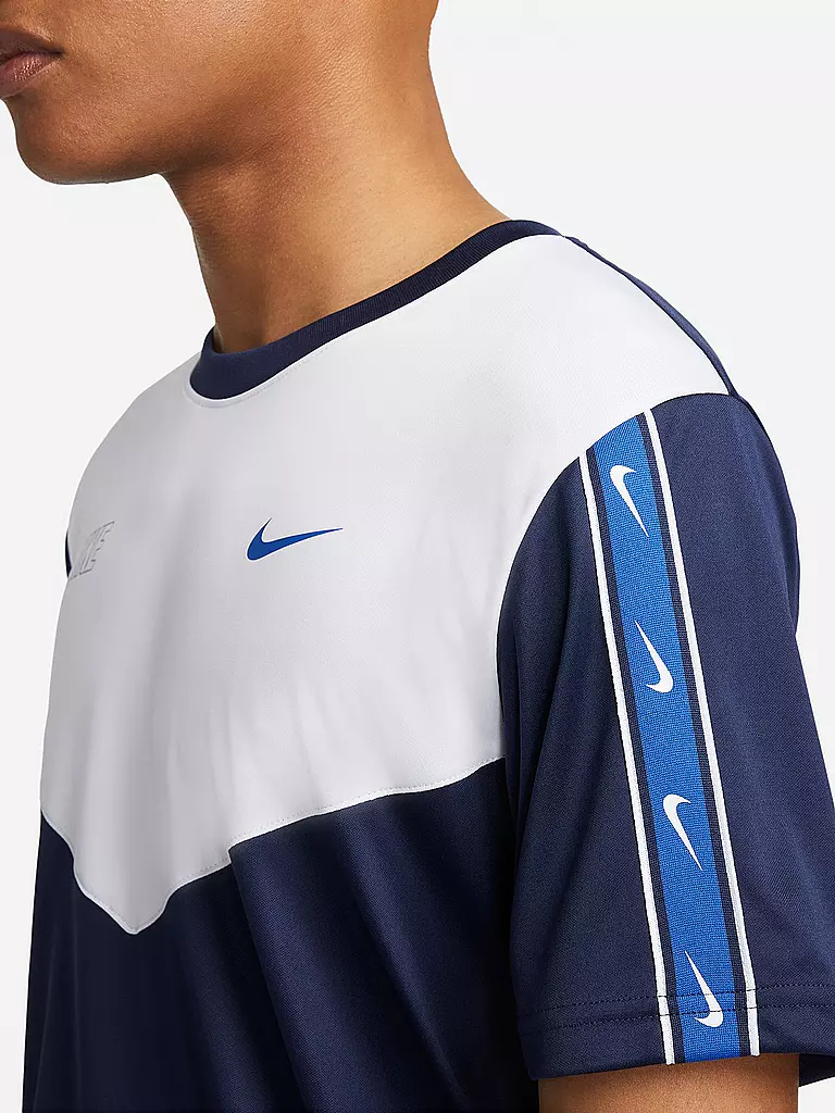NIKE | Herren T-Shirt Sportswear Repeat | blau