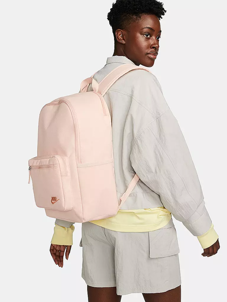 NIKE | Rucksack Heritage 23L | rosa