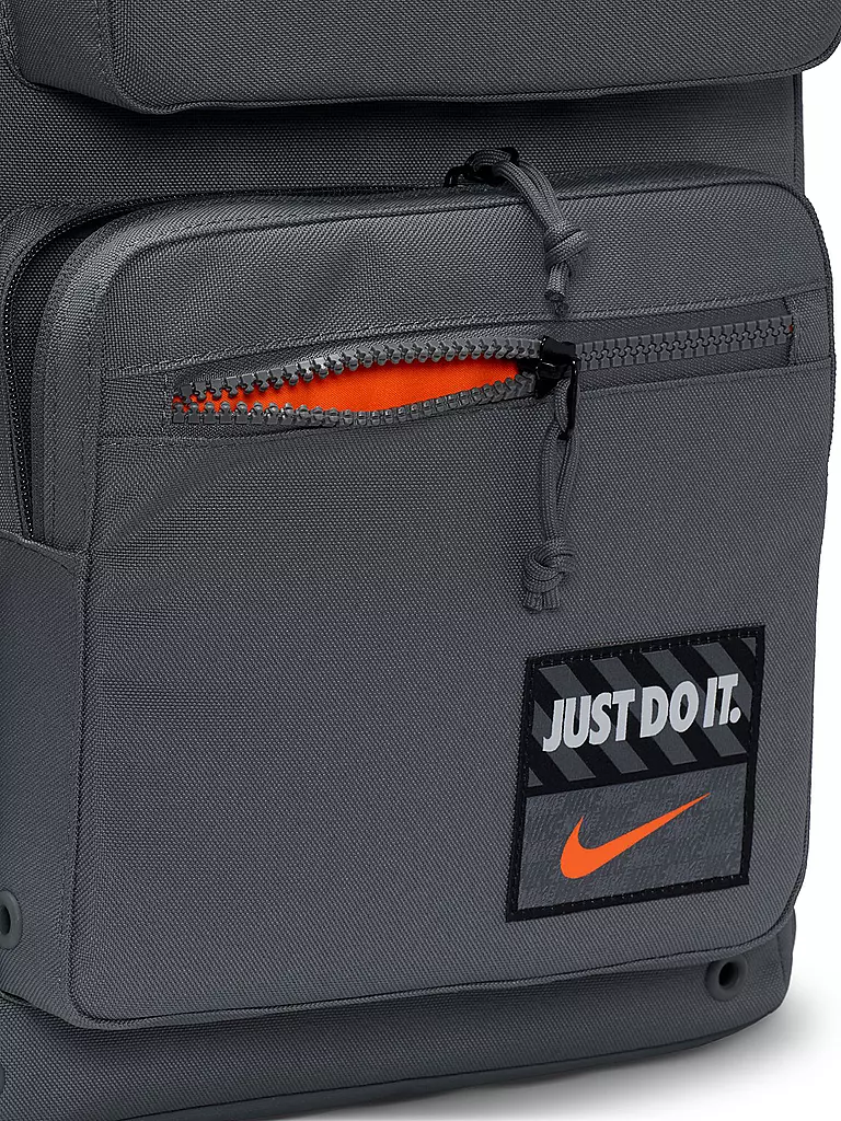 NIKE | Trainingsrucksack Utility Speed 27L | grau