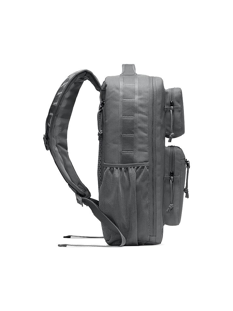 NIKE | Trainingsrucksack Utility Speed | grau