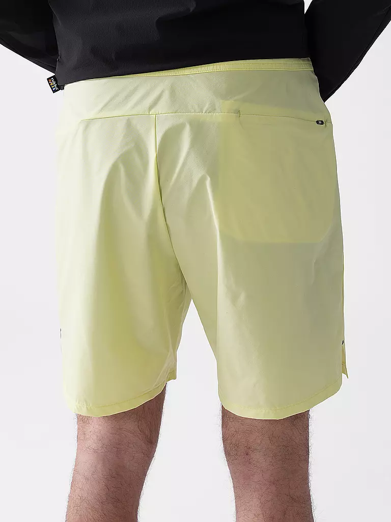 ON | Herren 2in1 Laufshort Performance Hybrid | gelb