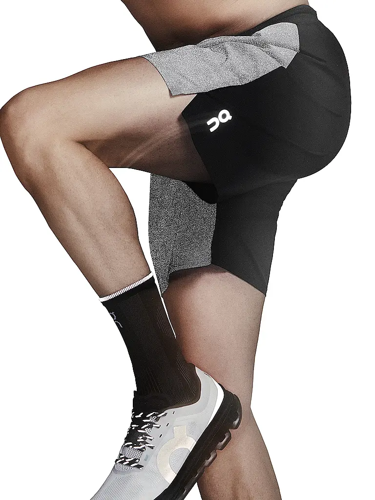 ON | Herren 2in1 Laufshort Performance Hybrid | schwarz