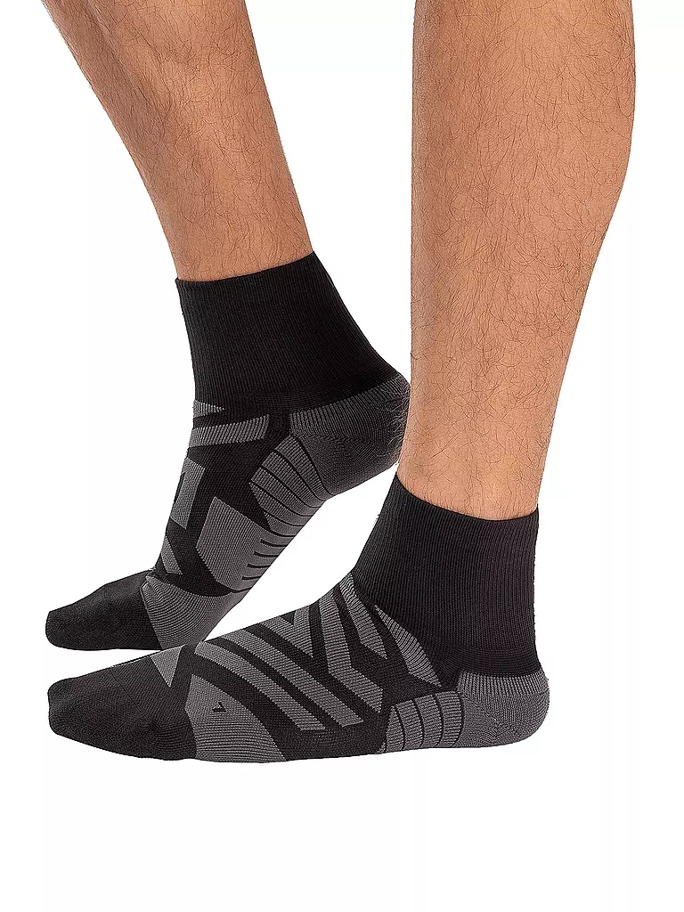 ON | Herren Laufsocken Performance Mid | schwarz