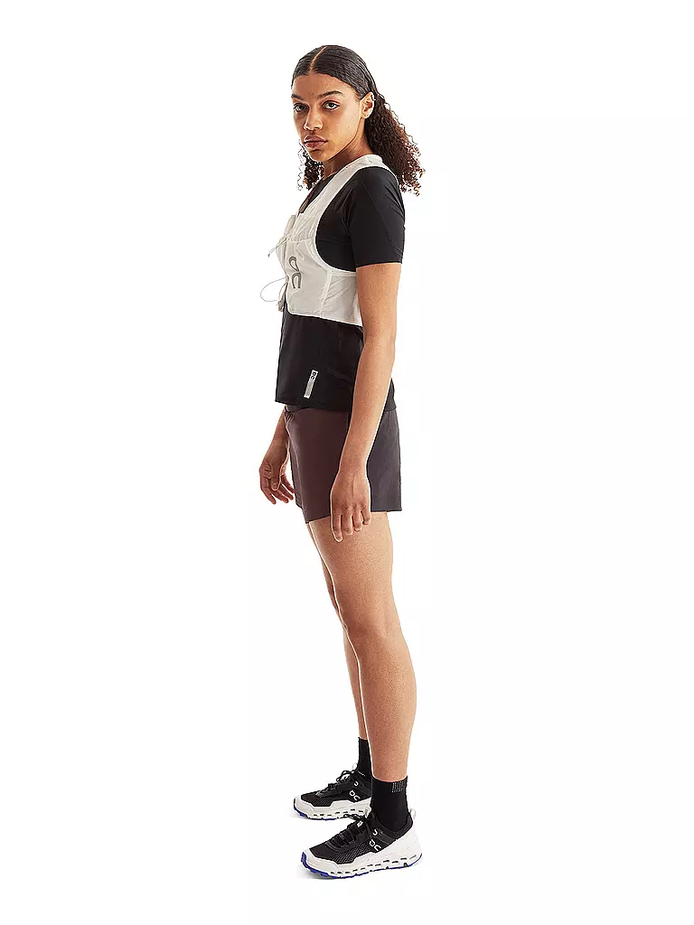 ON | Laufweste Ultra Vest 10L | weiss
