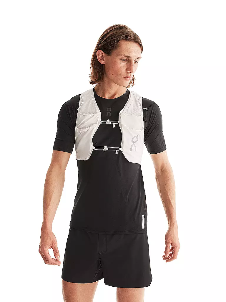 ON | Laufweste Ultra Vest 5L | weiss