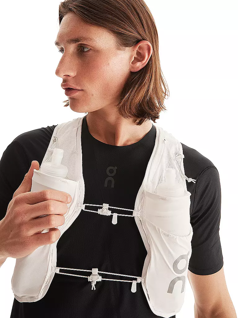 ON | Laufweste Ultra Vest 5L | weiss