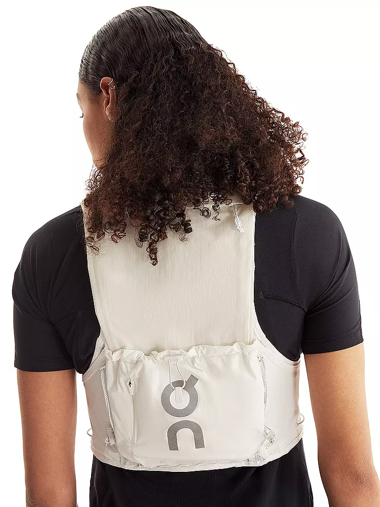 ON | Laufweste Ultra Vest 5L | weiss