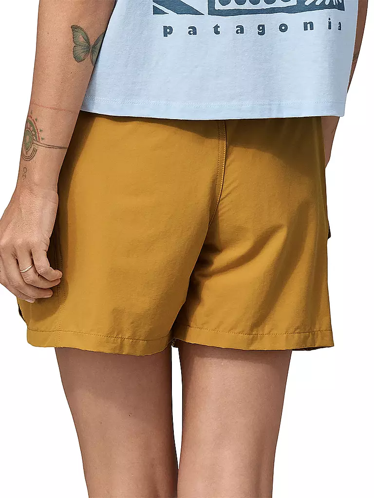 PATAGONIA | Damen Short Outdoor Everyday 4" | gold