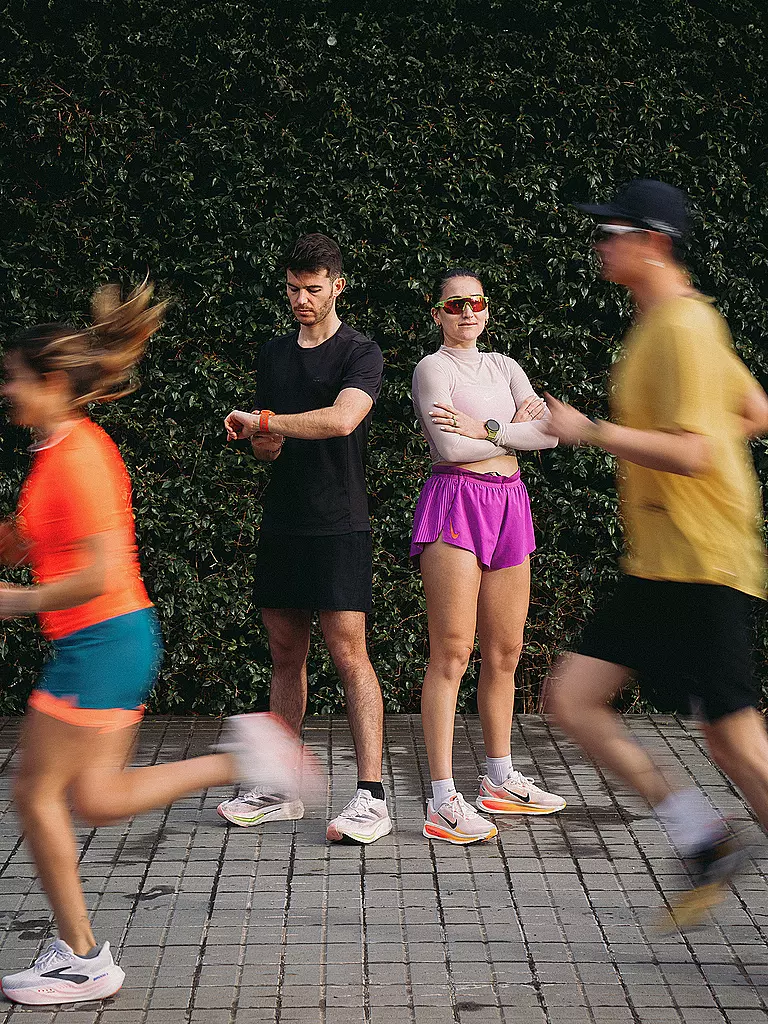 SUUNTO | GPS-Multisportuhr Suunto Run Coral Ornage | schwarz