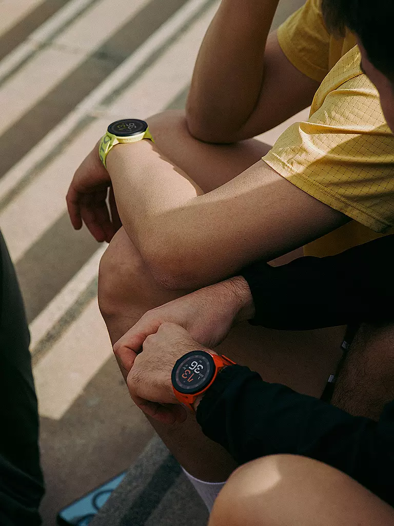 SUUNTO | GPS-Multisportuhr Suunto Run Coral Ornage | schwarz