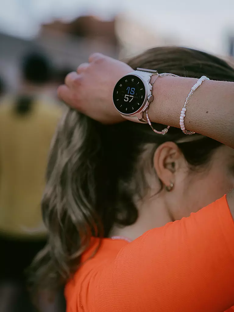 SUUNTO | GPS-Multisportuhr Suunto Run Frost Gray | schwarz