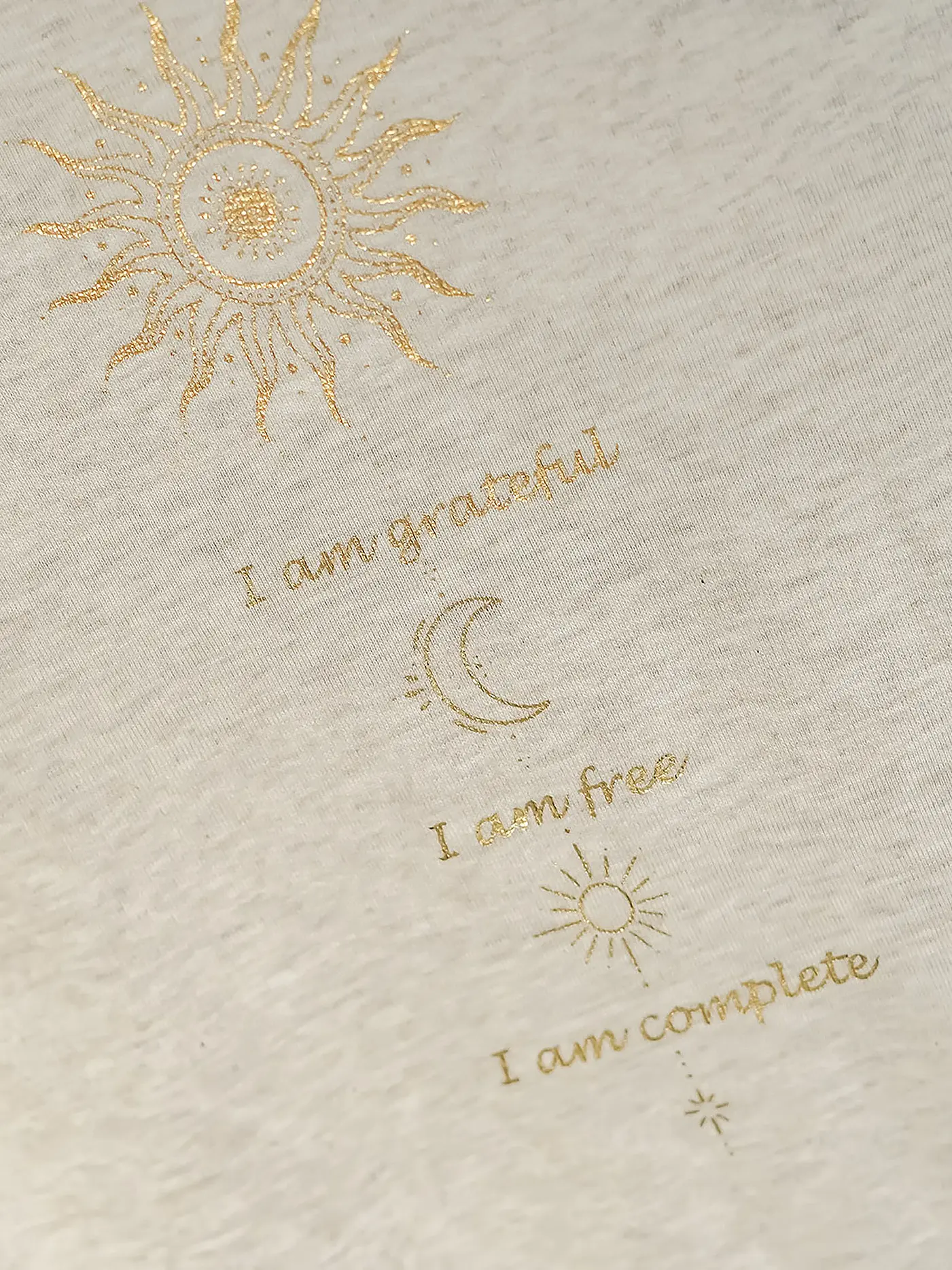 THE SPIRIT OF OM | Damen Yogashirt Gold | creme