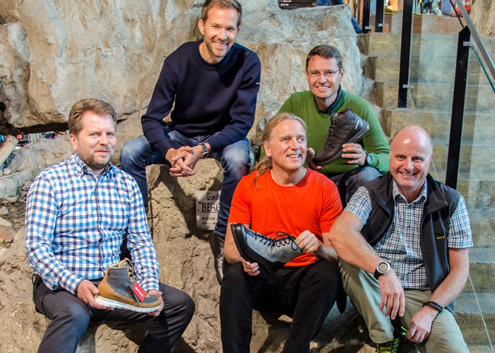 700×500-interview-andy-holzer-gruppe-schuhe 700×500-interview-andy-holzer-gruppe-schuhe